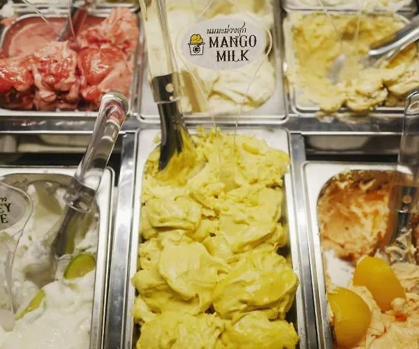 Отель типа "постель и завтрак" Ghee Gelato House Бангкок